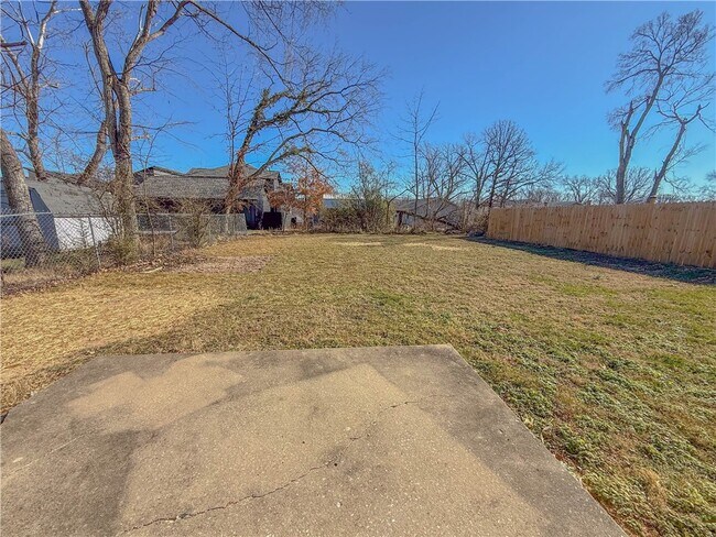 Building Photo - 1214 NE Monroe St