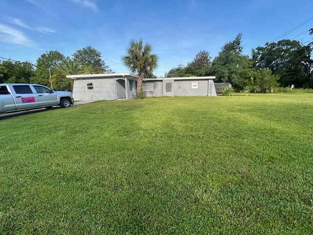 Building Photo - 1014 La Marche Dr