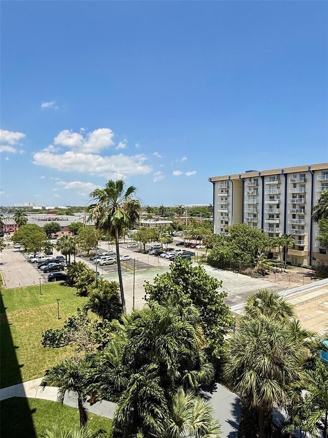 Building Photo - 801 NW 47th Ave