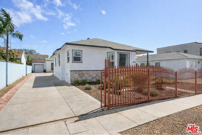 Building Photo - 1444 Meadowbrook Ave