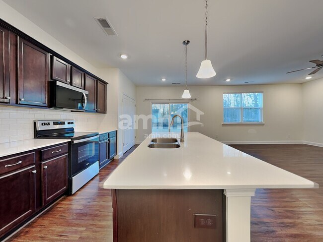 Building Photo - 11017 Hazel Gdns Dr