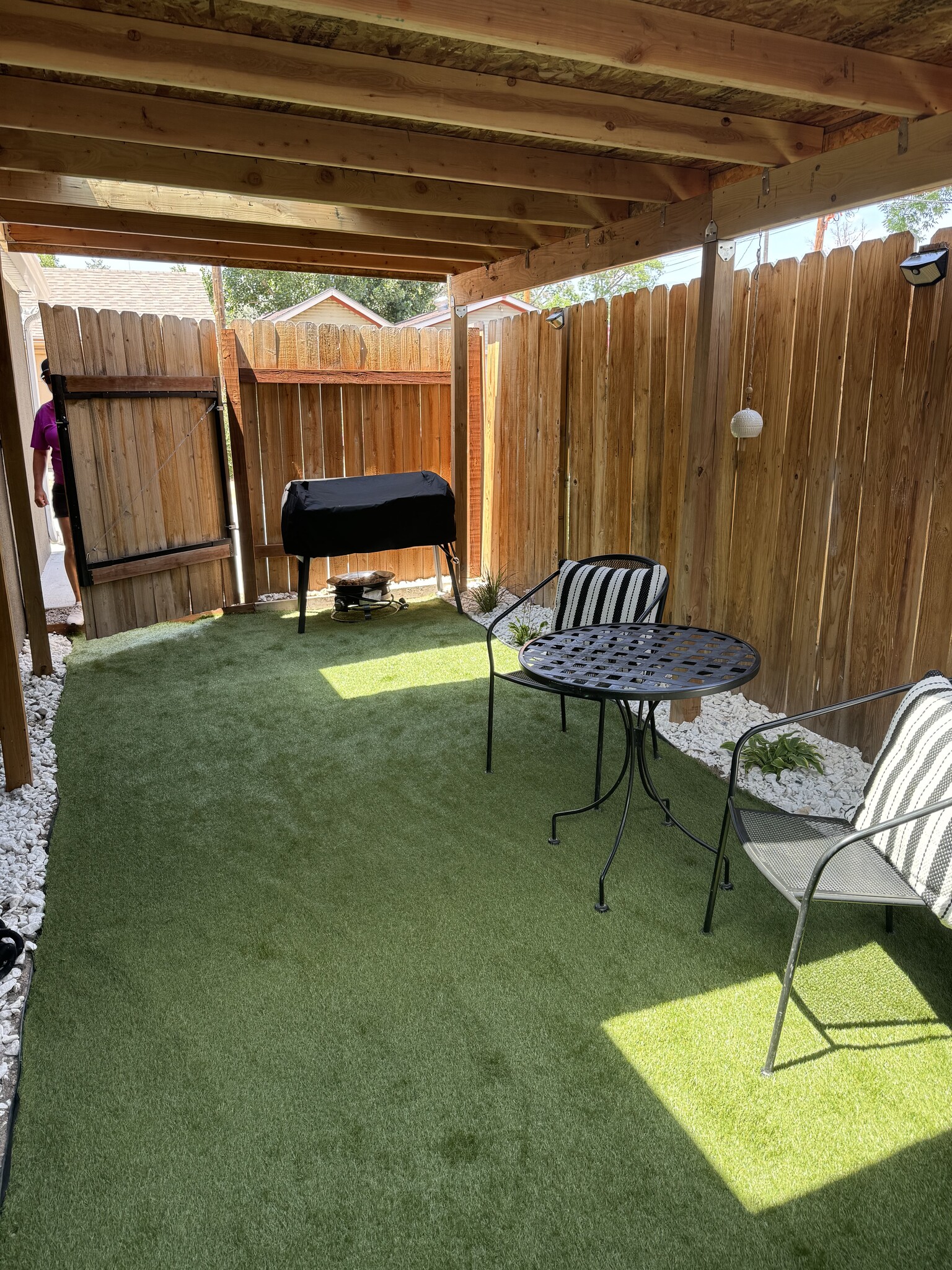 Outdoor space - 520 N Cedar St