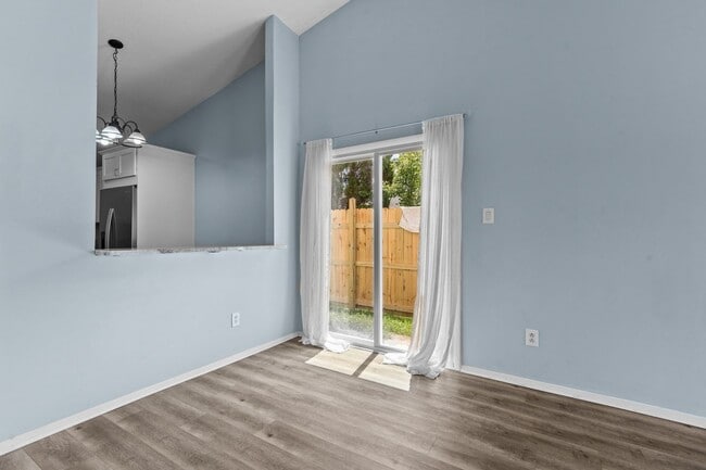 Building Photo - Virginia Beach End-Unit Townhome