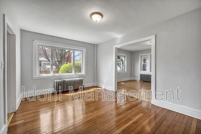 Building Photo - 14 Ridgefield St