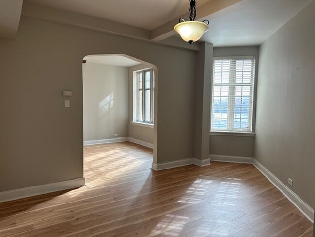 Building Photo - 1525 N Front St