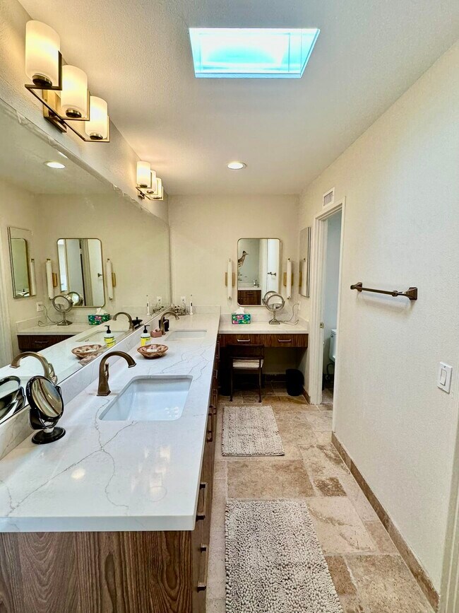 Building Photo - 76705 Sandpiper Dr