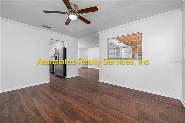 Building Photo - Suburban Heights-4 bedroom/ 2 bath