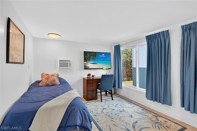 Building Photo - 1189 6th Ln N