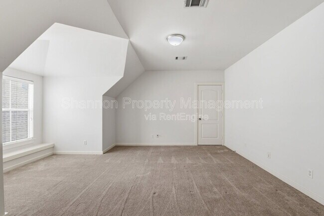 Building Photo - 4424 Blossom St