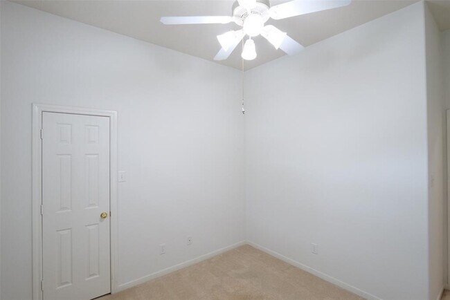 Building Photo - 24403 Lanning Dr