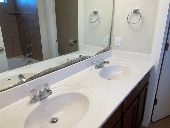 Building Photo - 2001 Faro Dr