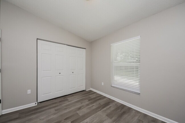 Building Photo - 204 Lily Pad Ln