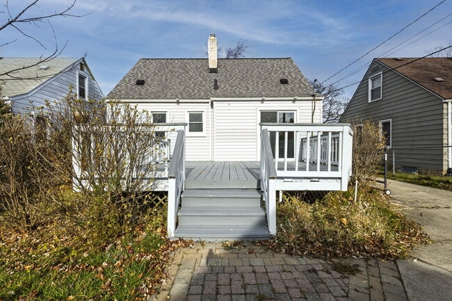 Building Photo - 1608 Whitcomb Ave