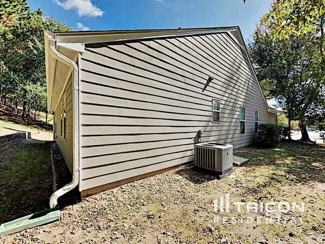 Building Photo - 2487 Archwood Way