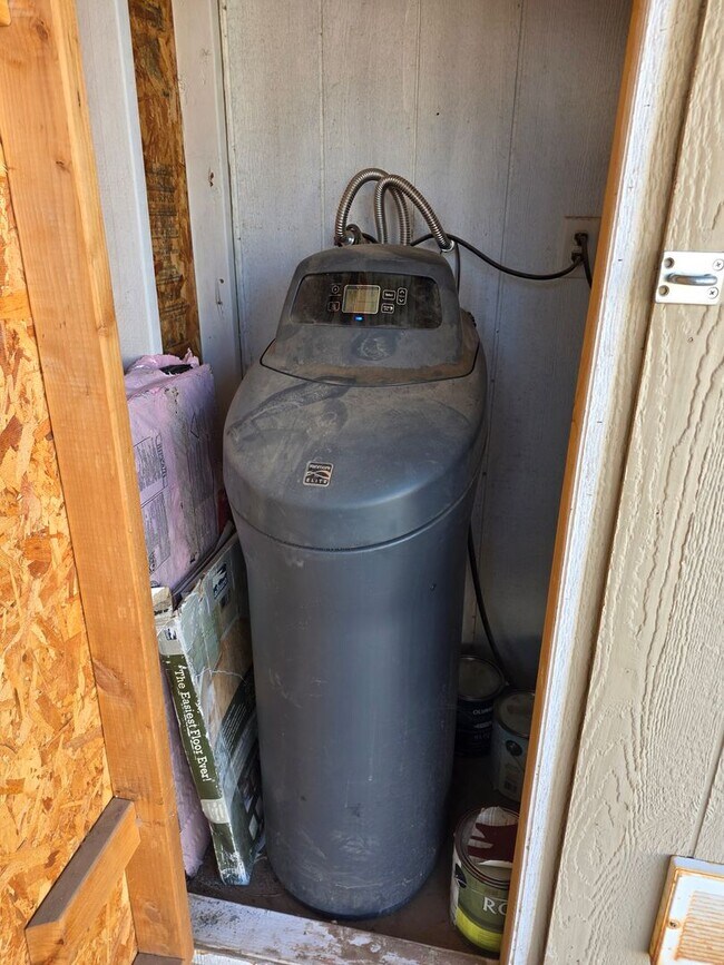 Building Photo - STUNNING PROPERTY-3 bedroom/2 bath Manufacture home in Central Bullhead City