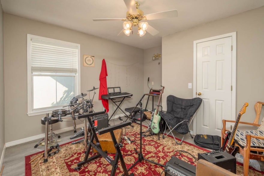 Building Photo - 41 Loch Ln