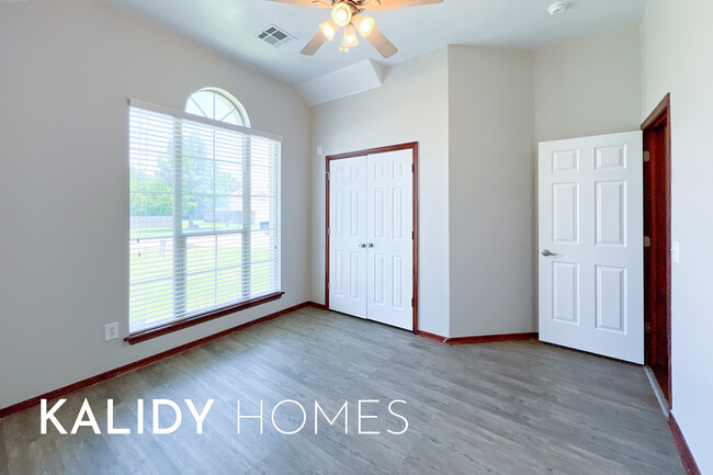 Building Photo - 3817 Kindle Ln