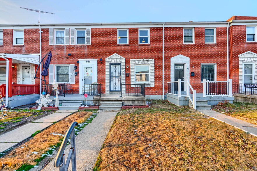 Building Photo - 2123 Graythorn Rd