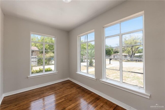 Building Photo - 1305 Quince Ave