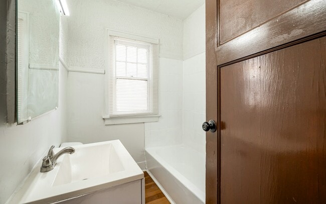 Building Photo - 2548 N 38th St