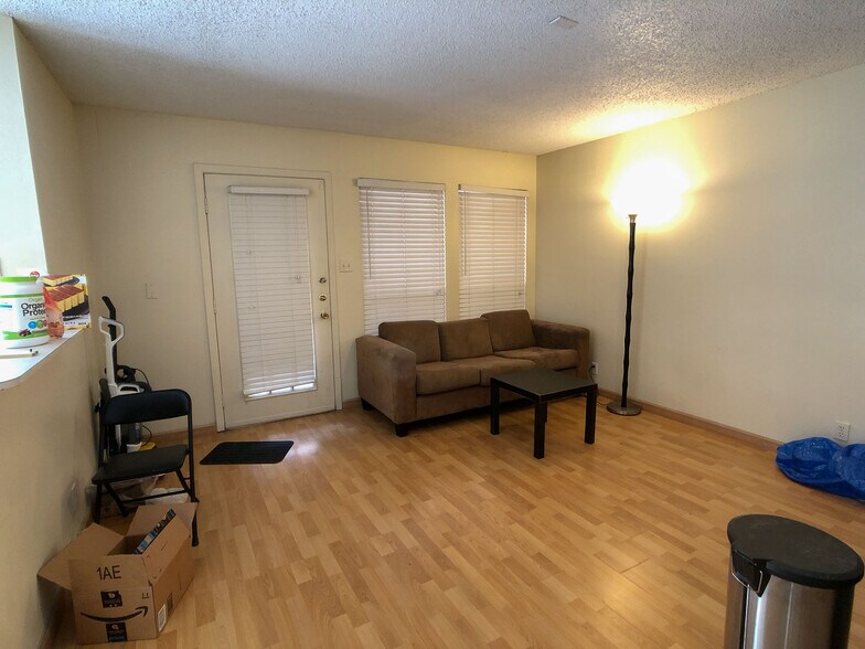 Building Photo - 2110 Rio Grande