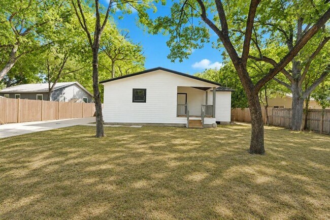 Building Photo - 3501 Grayson Ln