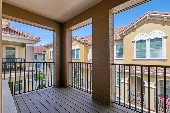 Building Photo - 2333 Lobelia Dr