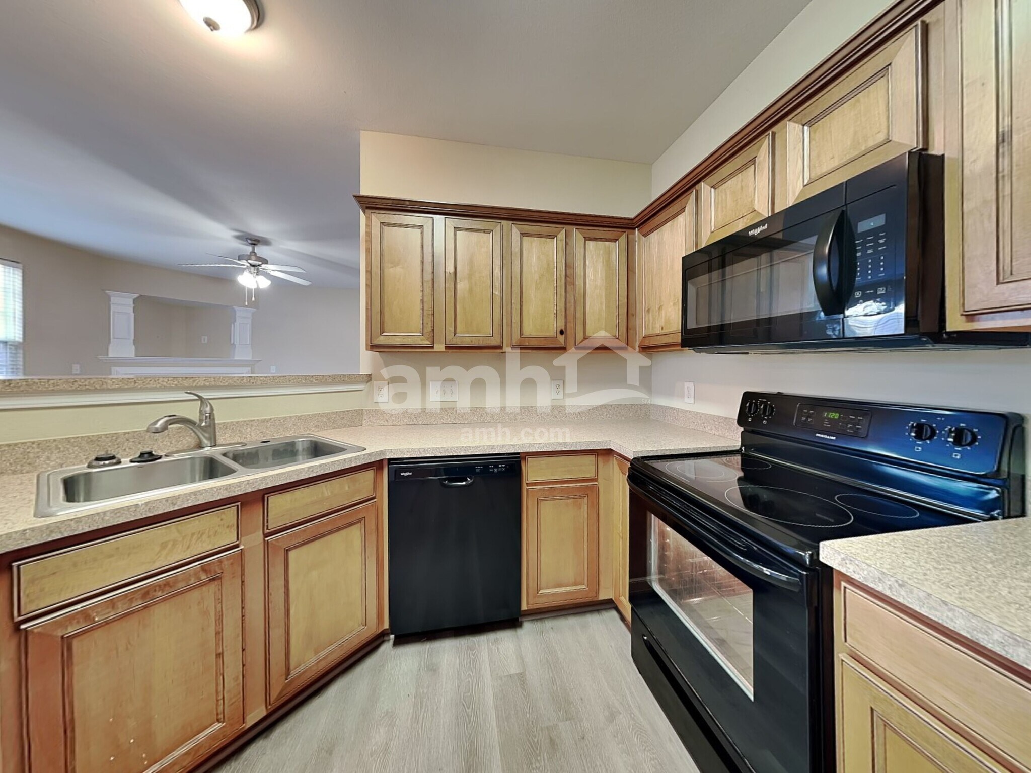 Building Photo - 802 Celtic Crossing Dr