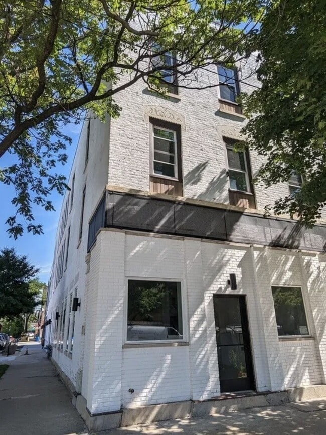 Building Photo - 449 N Elizabeth St