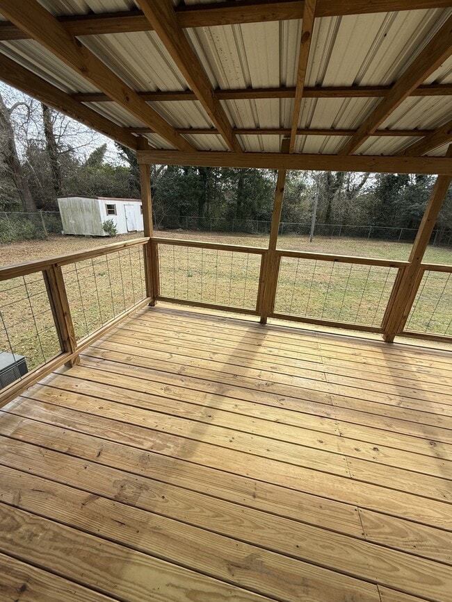 Building Photo - 315 Pine Cir