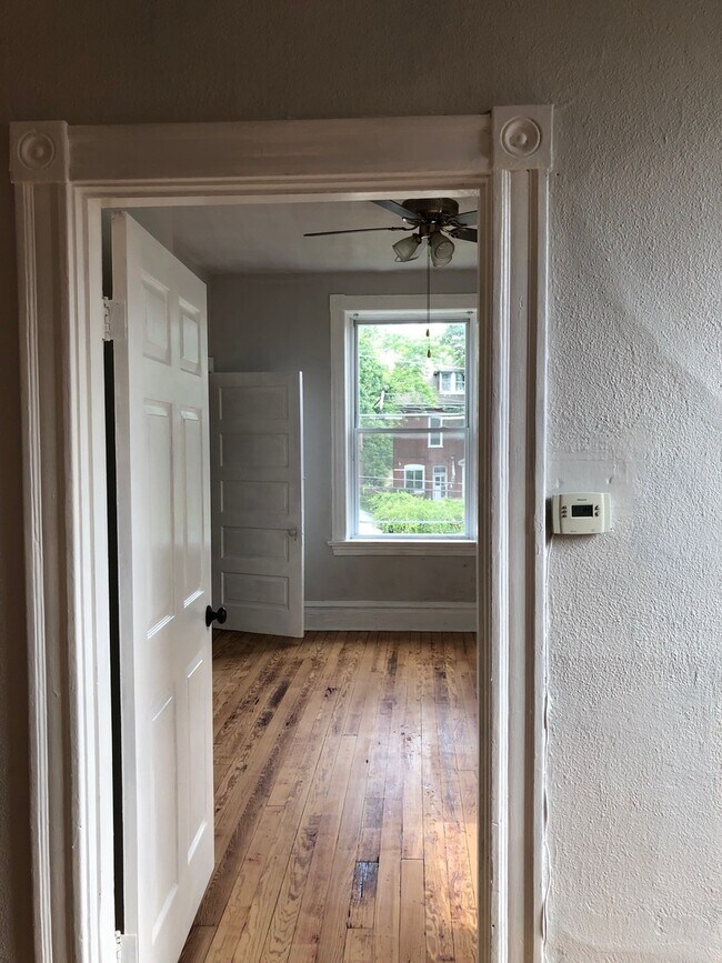 Building Photo - 2809 Sidney St