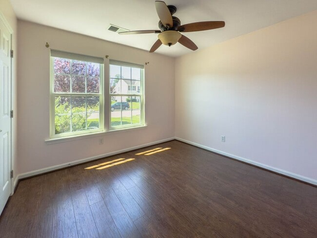 Building Photo - 628 Leonard Ln