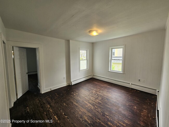 Building Photo - 327 S Hyde Park Ave