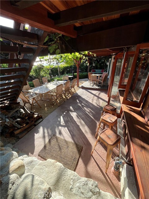 Building Photo - 845 Temple Hills Dr