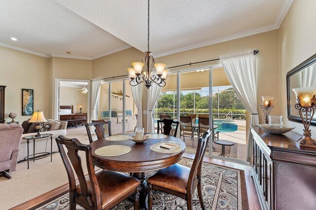 Building Photo - 8485 SE Palm Hammock Ln