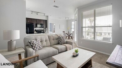 Building Photo - 14807 Woodland Hills Dr