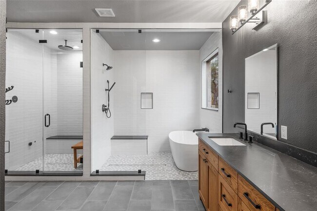 Building Photo - 408 Saddlehorn Dr