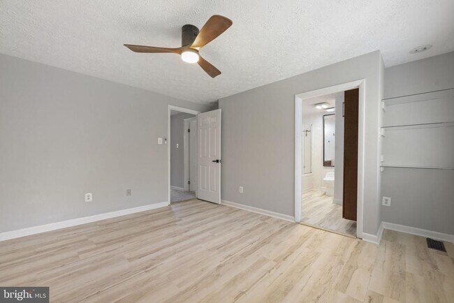 Building Photo - 7406 Golden Horseshoe Ct