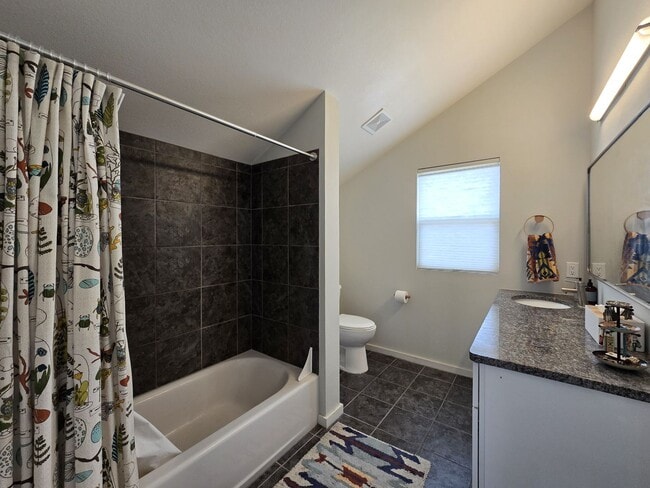 Building Photo - 2180 W Alameda St