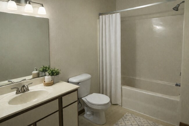 Building Photo - SIX weeks rent FREE!