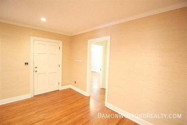 Building Photo - 125 River Park Dr