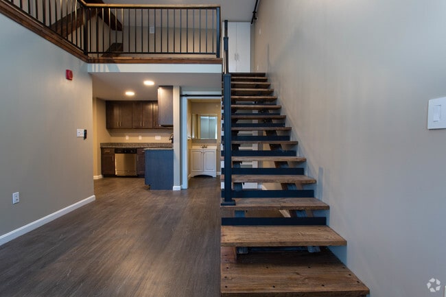 2BR, 1BA - The Concord Lofts