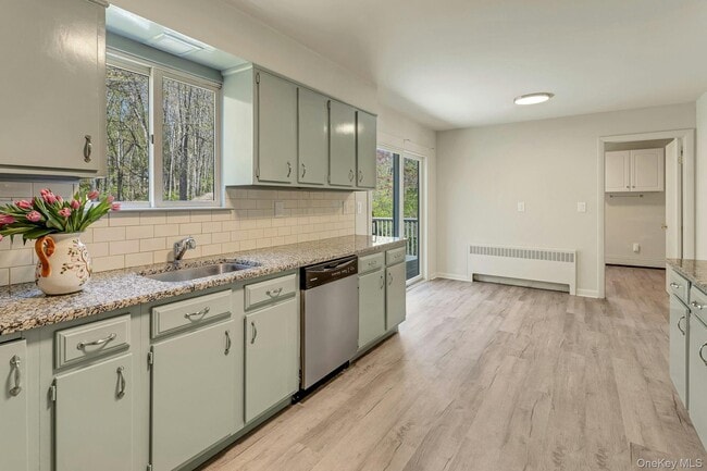 Building Photo - 68 Lake Shore Dr