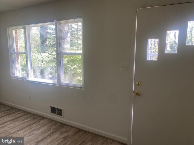 Building Photo - 2200 Greenwich St