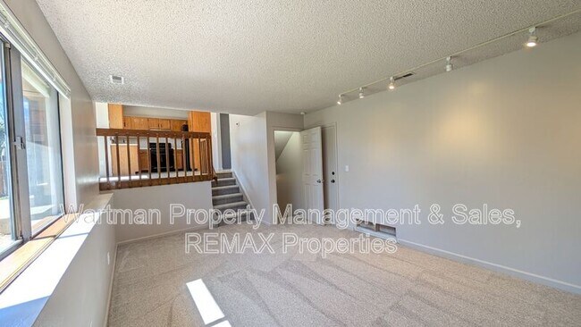 Building Photo - 5480 Mule Deer Dr