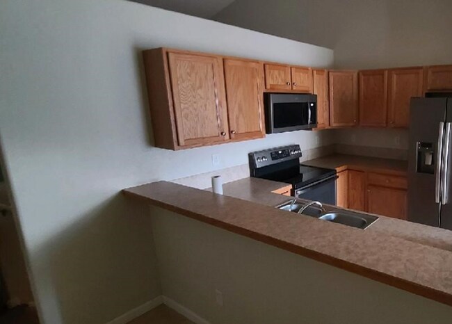 Building Photo - 915 Alta Mae St