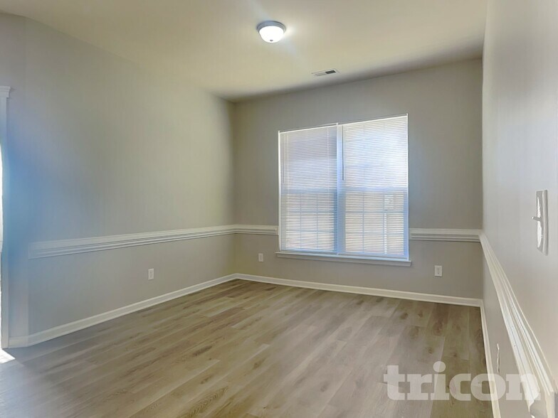 Building Photo - 16117 Long Talon Way