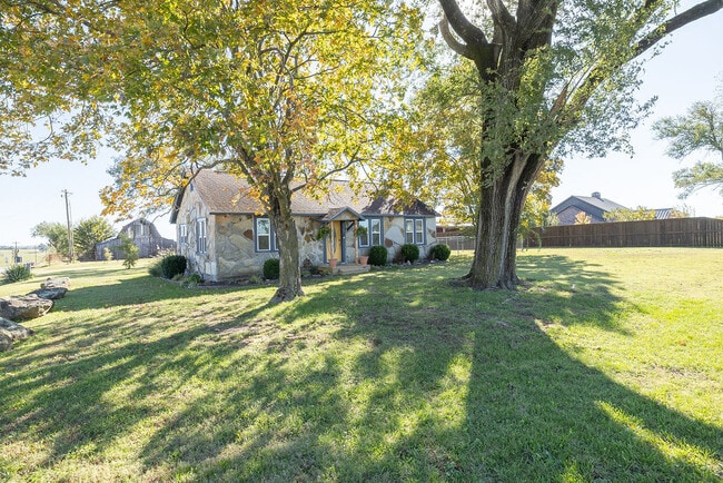 Building Photo - 1227 W 1st Ave