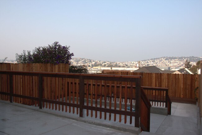 Building Photo - Newly Renovated Upper Unit – Bright 3BD / 1.5BA