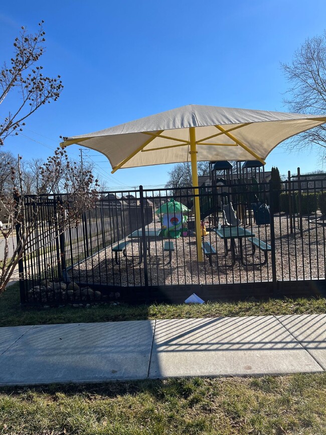 Building Photo - 6050 Sanmar Dr